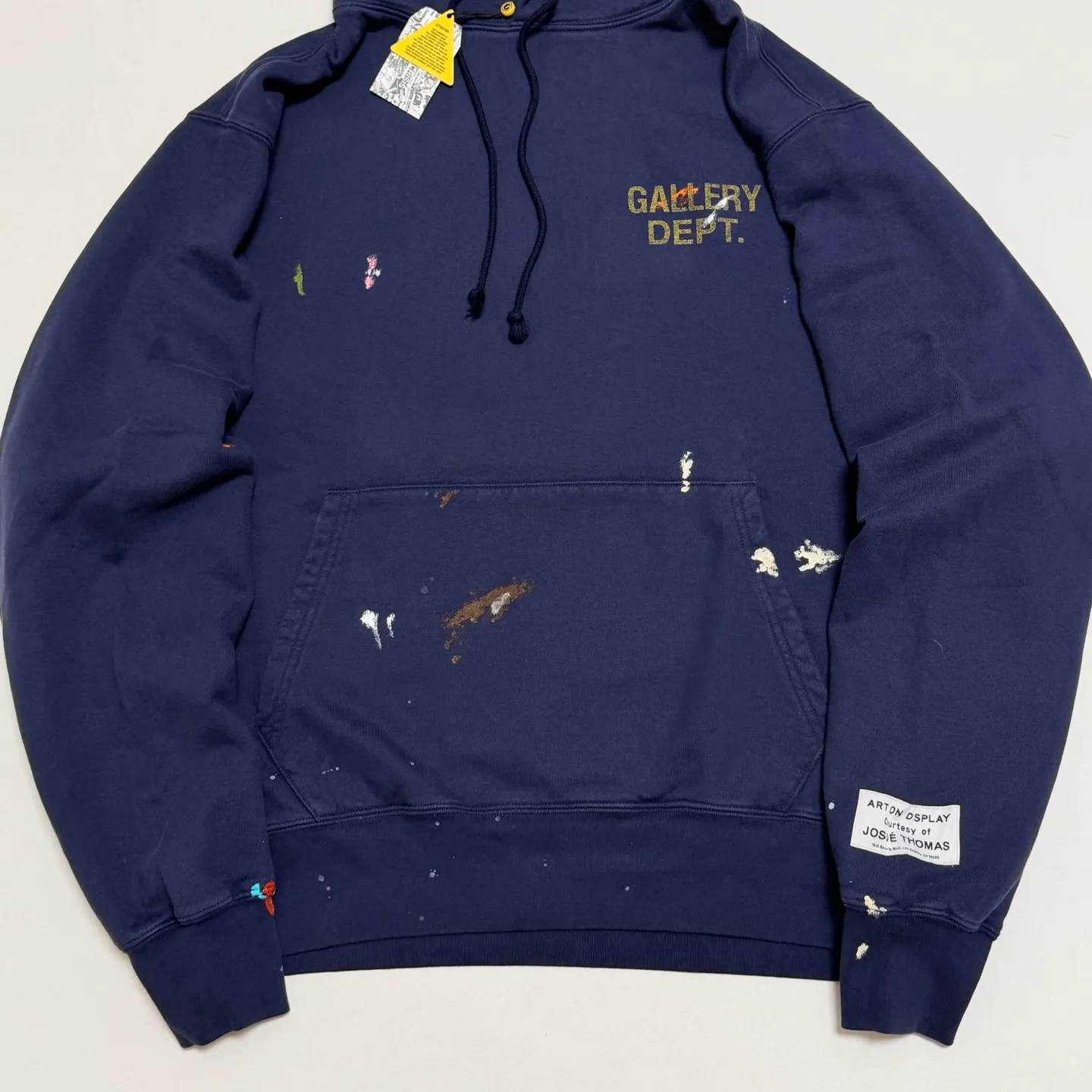 GALLERY DEPT. PAINT LOGO HOODIE/Vintage Navy Purple English graffiti distressed hoodie Purple S-XL Front panel GD ENGLISH logo Enlarged back logo Ready-to-wear belt printed with wash and distressed Made with faded distressed texture There is "Art on Display" pattern patch on the cuffs All painted by old craftsmen with splashes of ink Original mold opening Fabric custom woven and dyed Perfect reproduction of the correct version